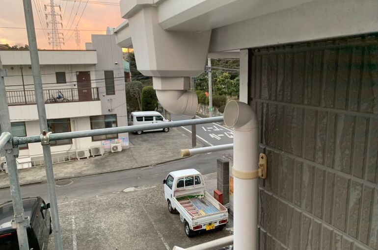 LINE_ALBUM_港北区　吉崎様邸　雨樋補修_220211_3